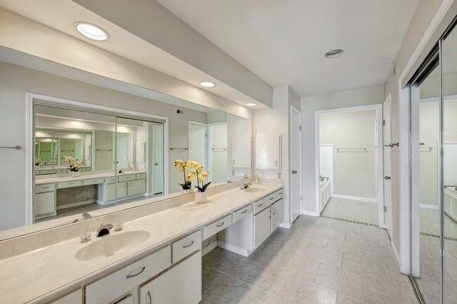 property at 2601 S Broadway St