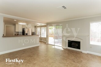 1651 Heather Ridge Rd in North Las Vegas, NV - Foto de edificio - Building Photo