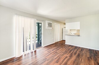 1343 W Point Dr-Unit -1343 Unit 8 in Cocoa, FL - Building Photo - Building Photo