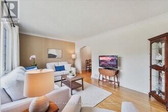 274 Poyntz Ave in Toronto, ON - Building Photo - Building Photo