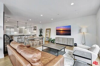 1414 1/2 N Stanley Ave in Los Angeles, CA - Building Photo - Building Photo