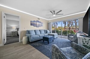 2300 Hidden Lake Dr in Naples, FL - Building Photo - Building Photo