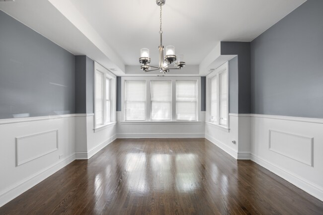 8222 S Maryland Ave in Chicago, IL - Building Photo - Building Photo