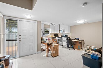 6211 SW 138th Ct in Miami, FL - Building Photo - Building Photo