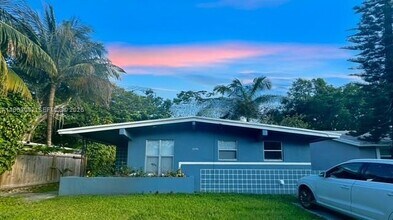 3296 William Ave in Miami, FL - Building Photo - Building Photo