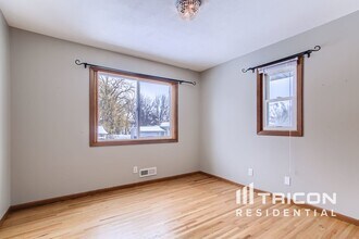 13508 Bryant Ave in Burnsville, MN - Building Photo - Building Photo