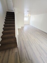 12835 Kling St, Unit 107 in Los Angeles, CA - Building Photo - Building Photo