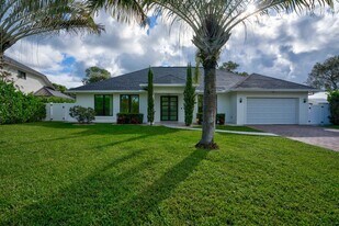 14036 N Miller Dr in West Palm Beach, FL - Building Photo