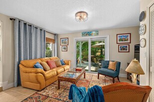 27 Desoto Pl in St. Augustine, FL - Building Photo