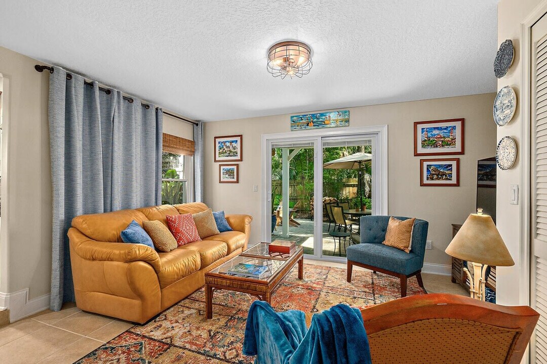 27 Desoto Pl in St. Augustine, FL - Building Photo