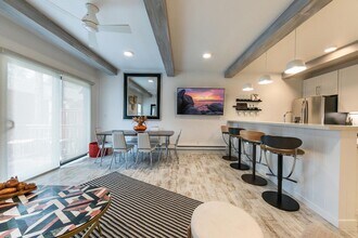 989 Tahoe Blvd in Incline Village, NV - Building Photo - Building Photo