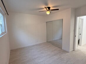 8134 San Antonio Ave in South Gate, CA - Foto de edificio - Building Photo