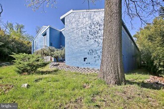 1813 Holly Dr in Harrisburg, PA - Building Photo - Building Photo