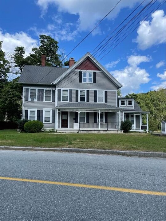 331 Log Rd in Smithfield, RI - Building Photo