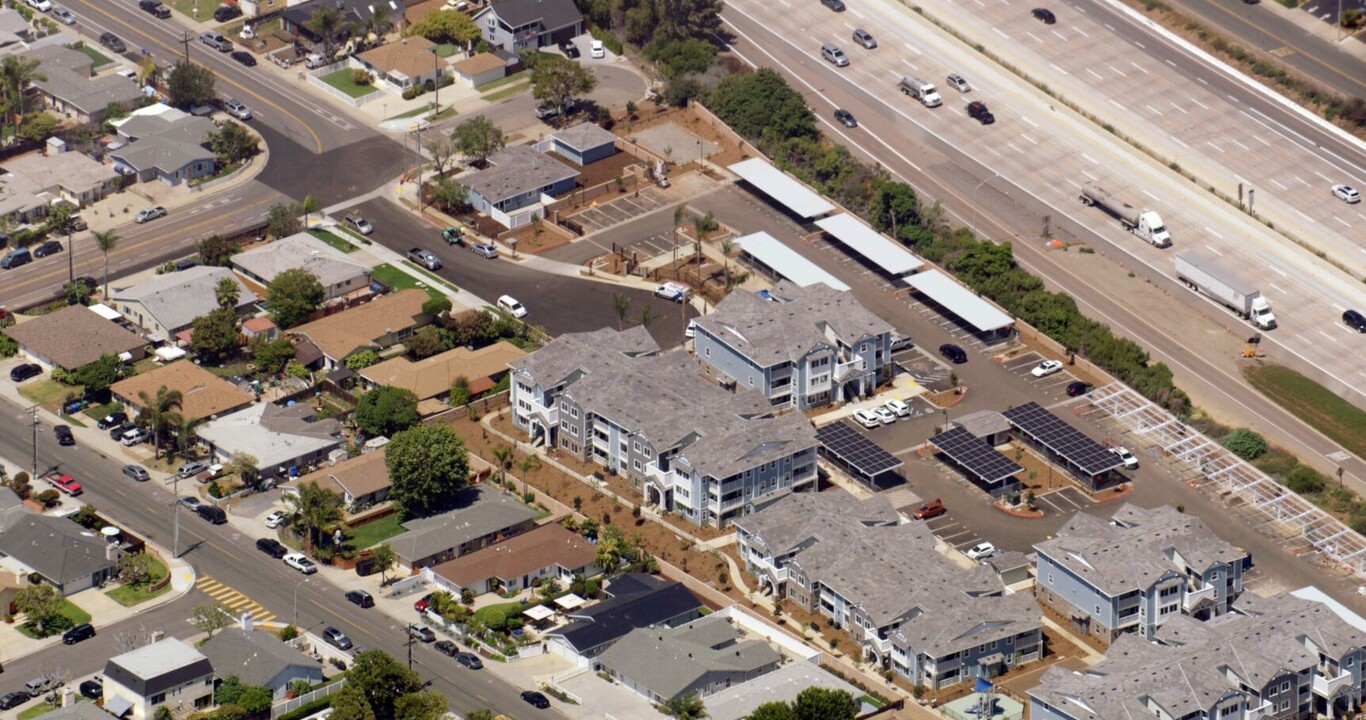 Pacific Wind in Carlsbad, CA - Building Photo