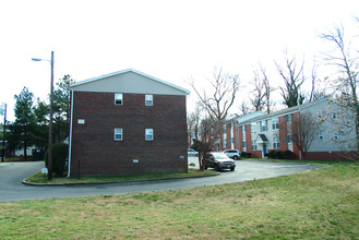 Linden At Forest Hill in Richmond, VA - Building Photo - Building Photo