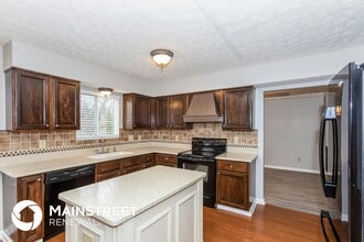 8733 Firstgate Dr in Reynoldsburg, OH - Foto de edificio - Building Photo