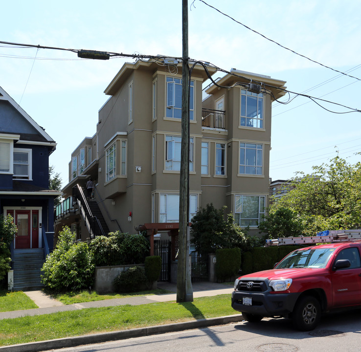 Magnolia Gardens in Vancouver, BC - Building Photo