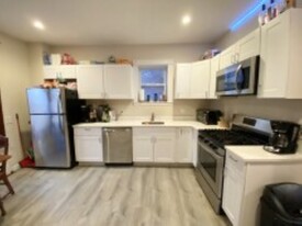 174 Saint Alphonsus St, Unit 4 in Boston, MA - Building Photo