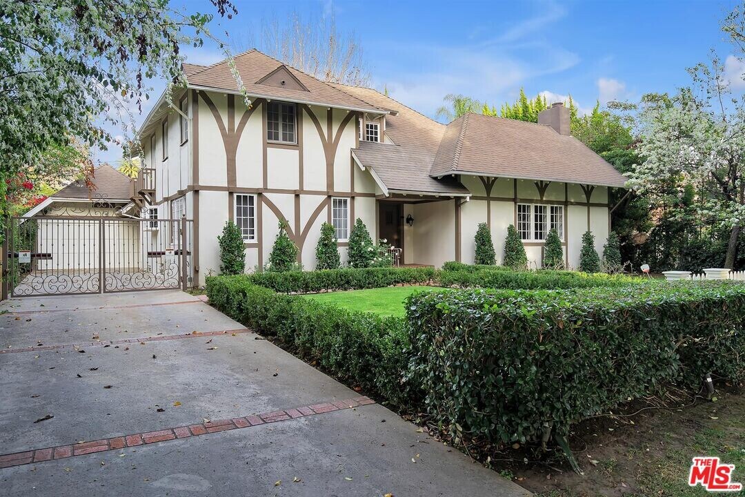 618 N Rodeo Dr in Beverly Hills, CA - Building Photo