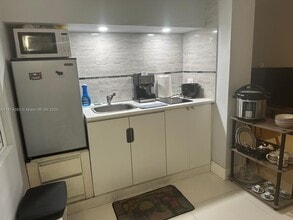 324 SW 23rd Ave in Miami, FL - Building Photo - Building Photo