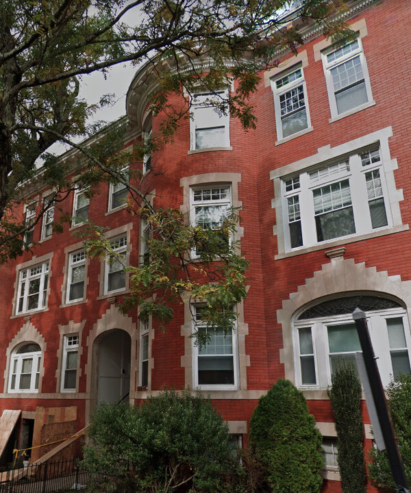 7 Strathmore Rd, Unit A in Brookline, MA - Foto de edificio