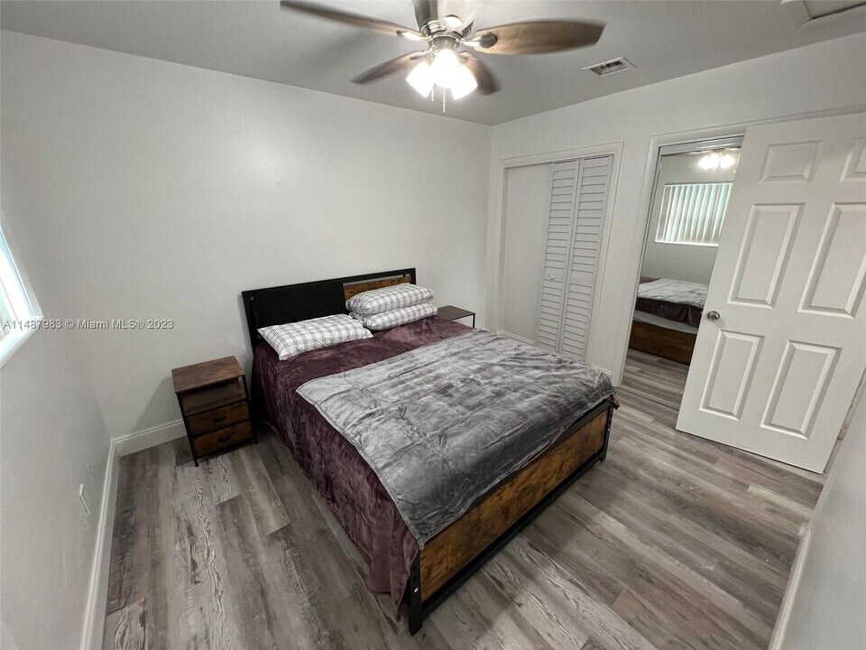 2744 NW 13th St, Unit A-B in Fort Lauderdale, FL - Building Photo