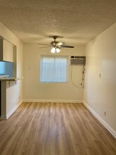 12414 Dunrobin Ave in Downey, CA - Foto de edificio - Building Photo