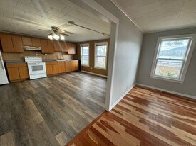 26-28-28 US-7 in Milton, VT - Building Photo