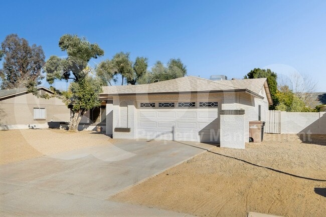 9300 E Kalil Dr in Scottsdale, AZ - Building Photo - Building Photo