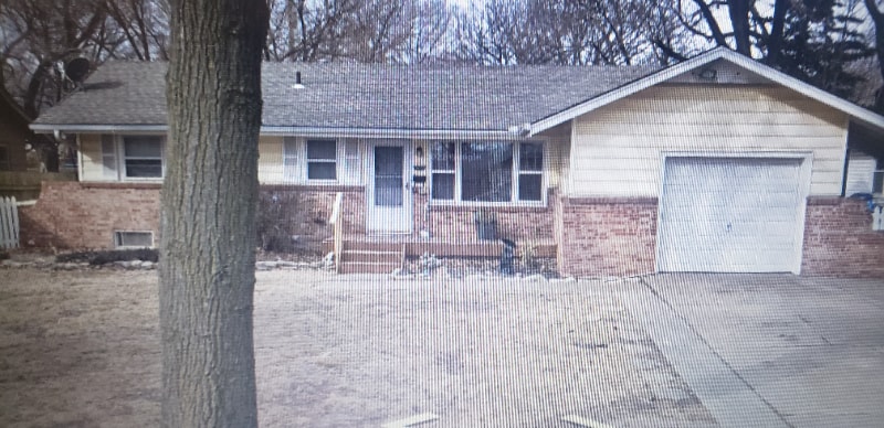 1439 N El Paso Dr in Derby, KS - Building Photo