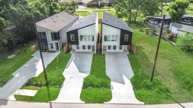 932 South Ln in Houston, TX - Building Photo - Building Photo