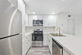 Park Villas Apartment Homes in Chino, CA - Building Photo - Building Photo