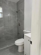 6021 Polk St, Unit 4 in Hollywood, FL - Building Photo - Building Photo