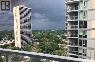 33 Helendale Ave in Toronto, ON - Building Photo