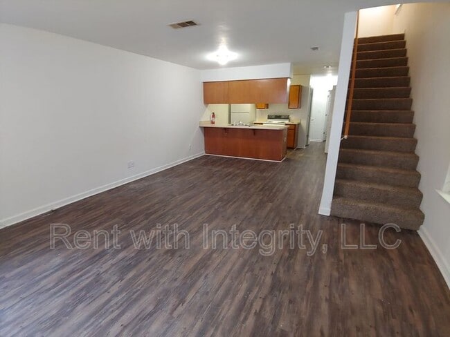 227 Dixie Dr in Tallahassee, FL - Foto de edificio - Building Photo