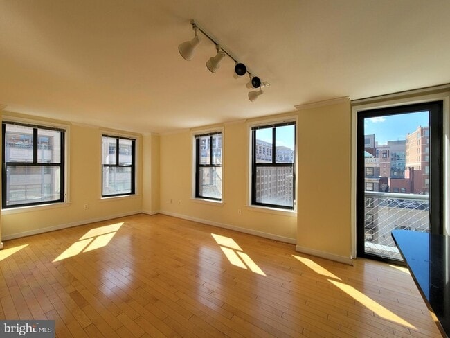 631 D St NW, Unit 733 in Washington, DC - Building Photo - Building Photo