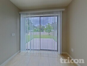 2743 Red Horse Dr in Kissimmee, FL - Foto de edificio - Building Photo