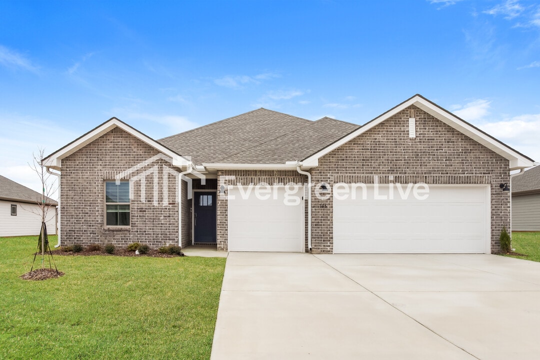 105 Ashby Pond Dr in Harvest, AL - Building Photo