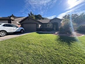 1173 W Snow Canyon Pkwy in Saint George, UT - Building Photo - Building Photo