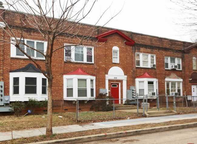 1218 Staples St NE in Washington, DC - Building Photo - Building Photo