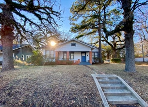 1002 S First St in Lufkin, TX - Building Photo - Building Photo