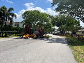 3685 W Citrus Trce in Davie, FL - Building Photo - Building Photo