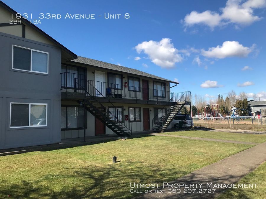 1931 33rd Ave-Unit -Unit 8 in Longview, WA - Foto de edificio