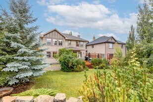 354 Discovery Ridge Way SW in Calgary, AB - Building Photo