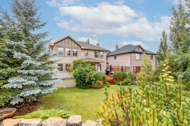 property at 354 Discovery Ridge Way SW