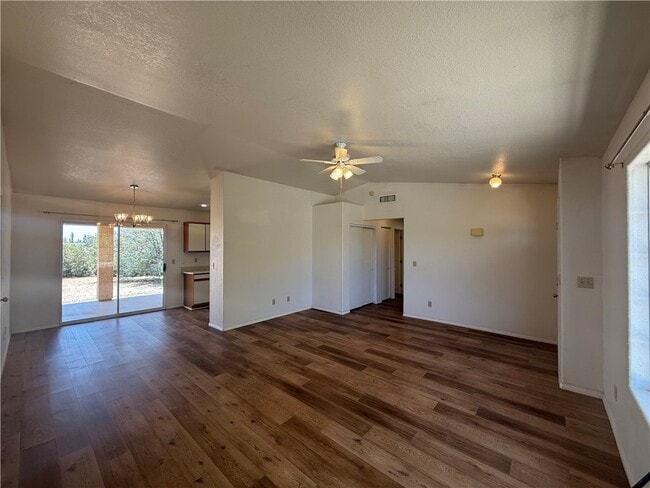 7778 E Pioneer Dr in Kingman, AZ - Building Photo - Building Photo