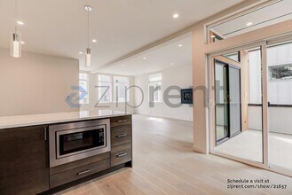 718 N 49th St in Seattle, WA - Building Photo - Building Photo