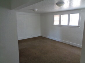 1018 17th St in Greeley, CO - Foto de edificio - Building Photo