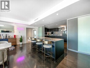 1011 W Cordova St in Vancouver, BC - Building Photo - Building Photo